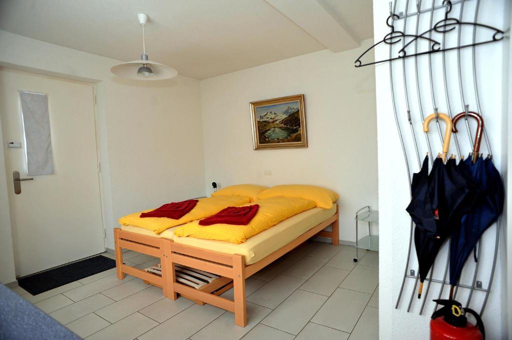Niros Bed & Breakfast Birsfelden Oda fotoğraf