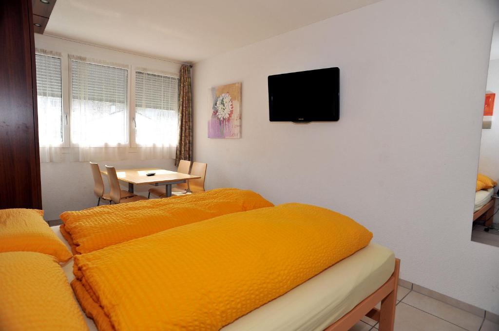 Niros Bed & Breakfast Birsfelden Oda fotoğraf