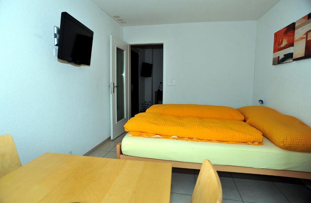 Niros Bed & Breakfast Birsfelden Oda fotoğraf