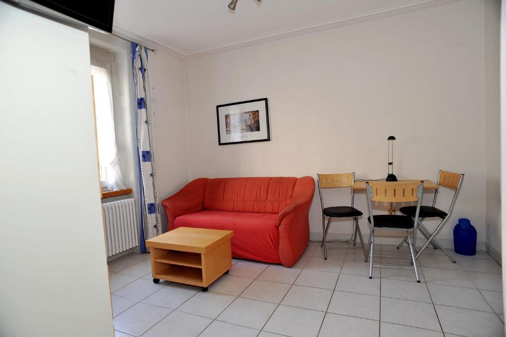 Niros Bed & Breakfast Birsfelden Oda fotoğraf