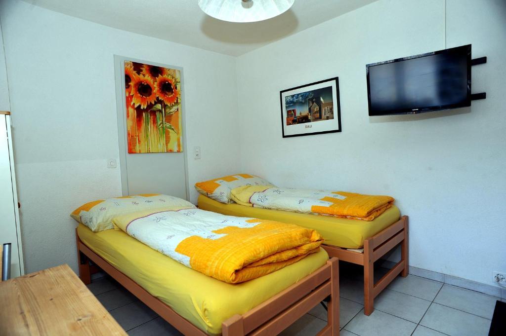 Niros Bed & Breakfast Birsfelden Oda fotoğraf